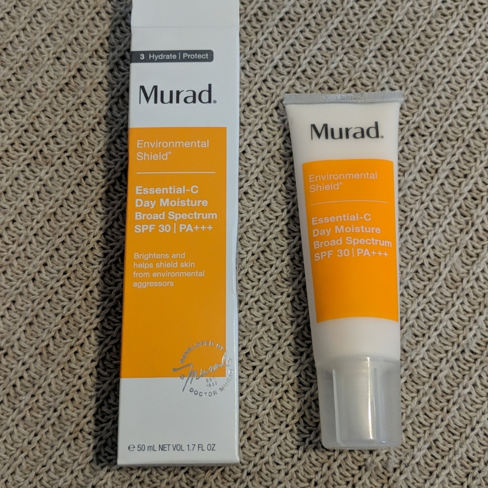 New Murad Essential-C Day Moisturizer